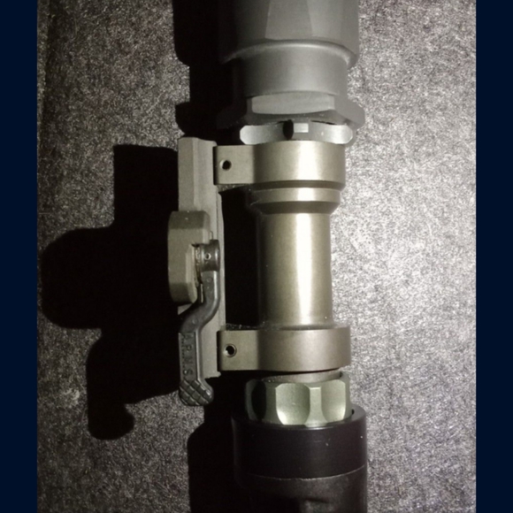 SureFire M951 Millennium Universal WeaponLight...A.RM.S #17 Tri-Lock throw lever - Picture 7 of 12